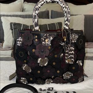 Coach 1941 Rogue 30 Tea Rose Exotic